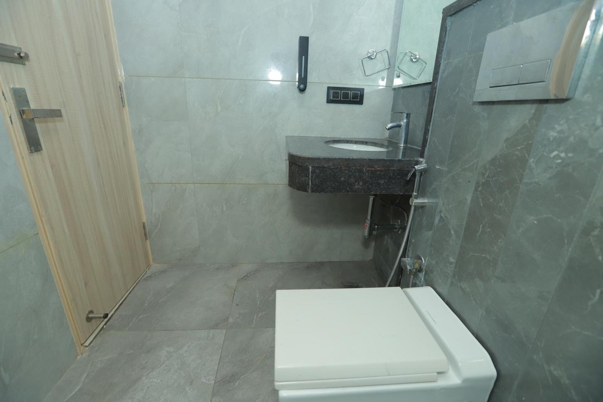 Zed Hotel - Delhi International Airport New Delhi Bagian luar foto