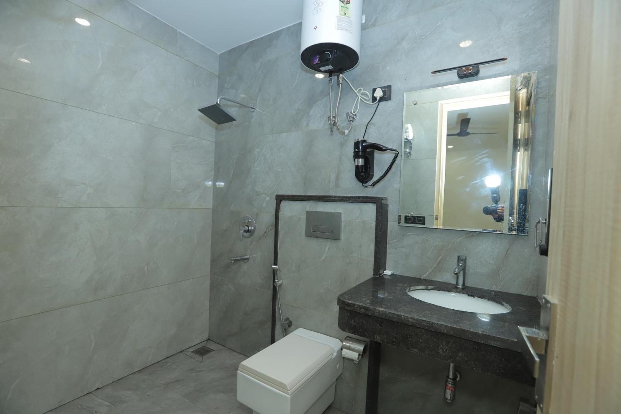 Zed Hotel - Delhi International Airport New Delhi Bagian luar foto