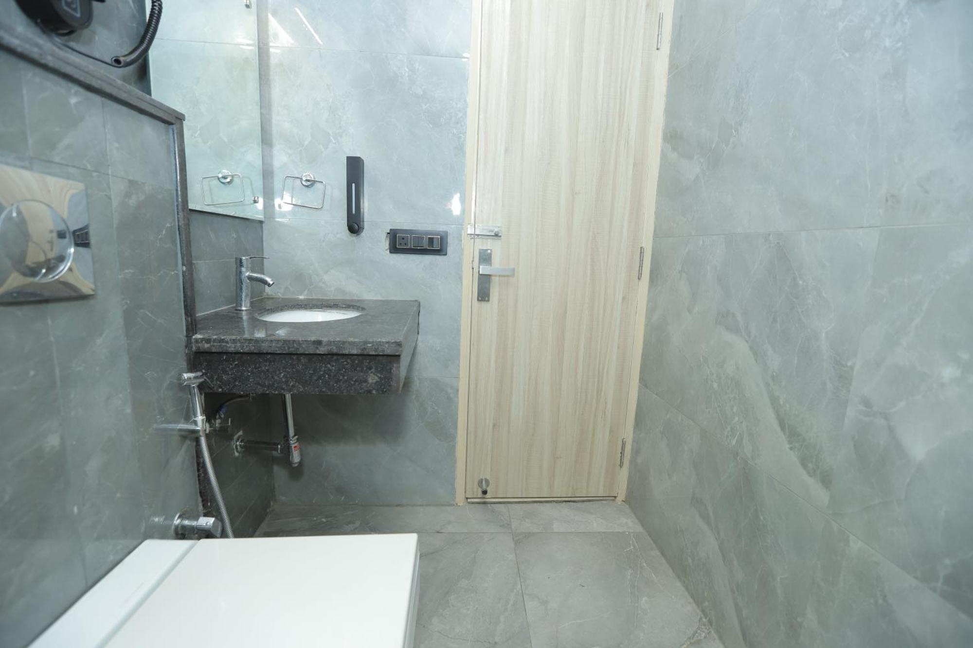 Zed Hotel - Delhi International Airport New Delhi Bagian luar foto