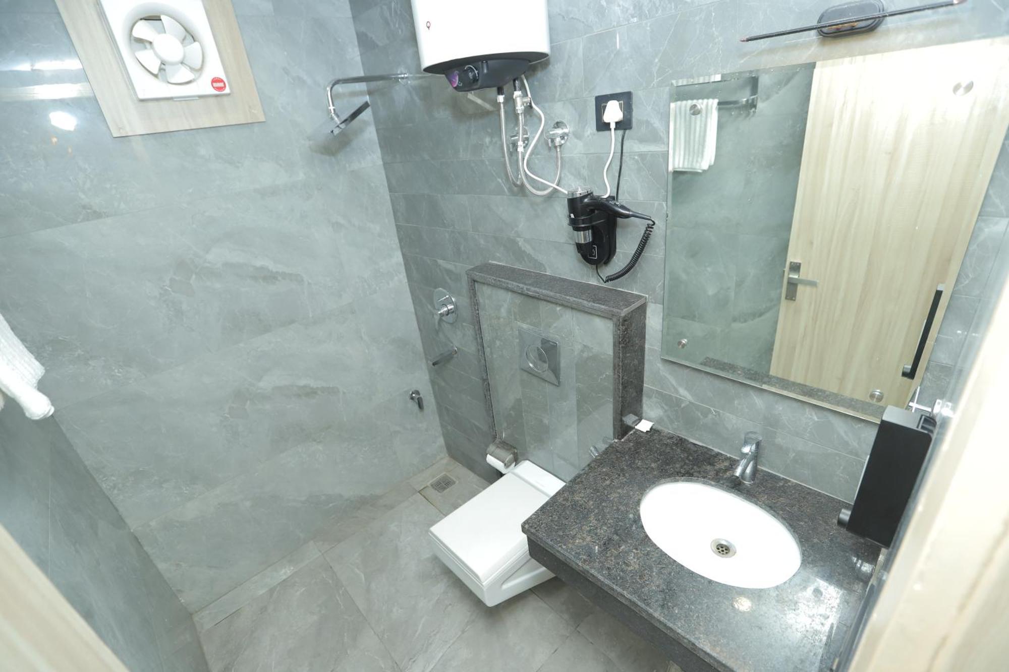 Zed Hotel - Delhi International Airport New Delhi Bagian luar foto